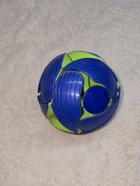 Hoberman Switch Pitch Junior - Blue and Green 3”